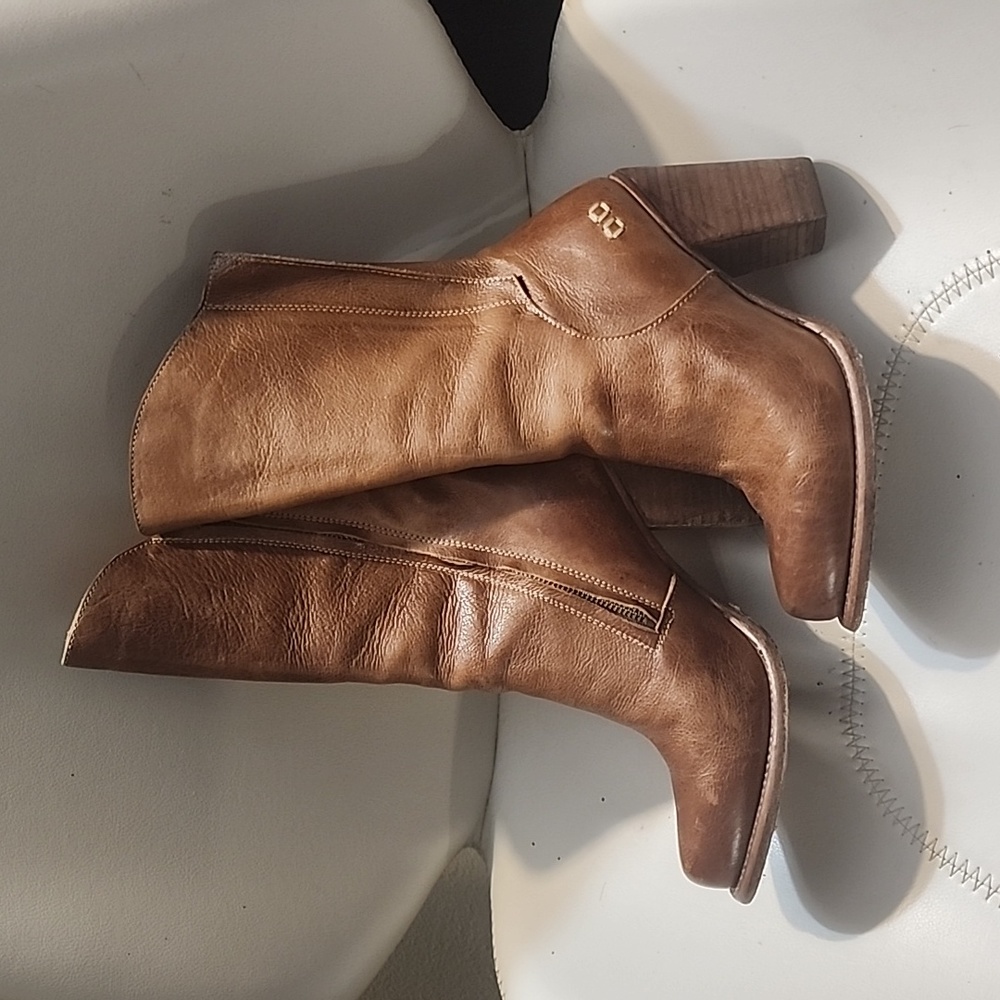 Boots - Picture 8 of 12